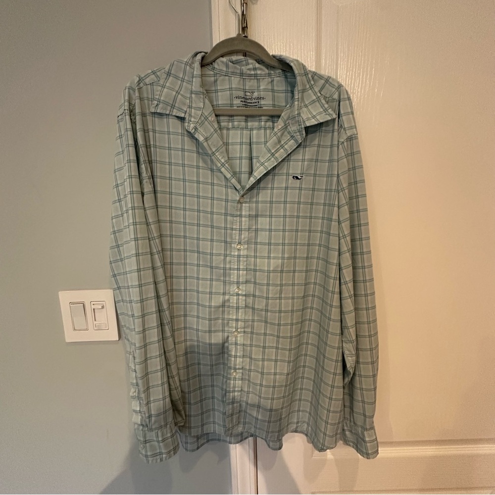 Vineyard Vines Men's Green Plaid Button-Down Shirt
